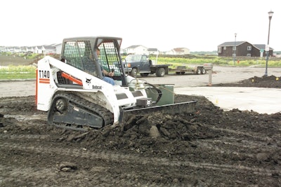 T140trackloader 10077345