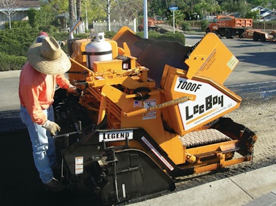 1000fasphaltpaver 10087853