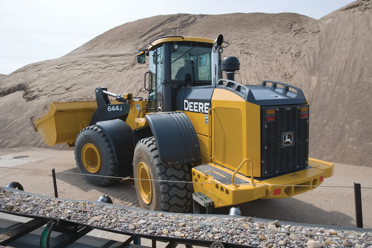 444J, 544J, 624J, 644J Wheel Loaders From: John Deere | For ...