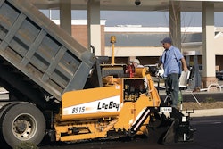 8515asphaltpaver 10079333