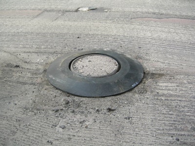 Manholesafetyramp 10076940
