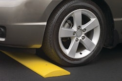 Recycledplasticlumberspeedbump 10092295