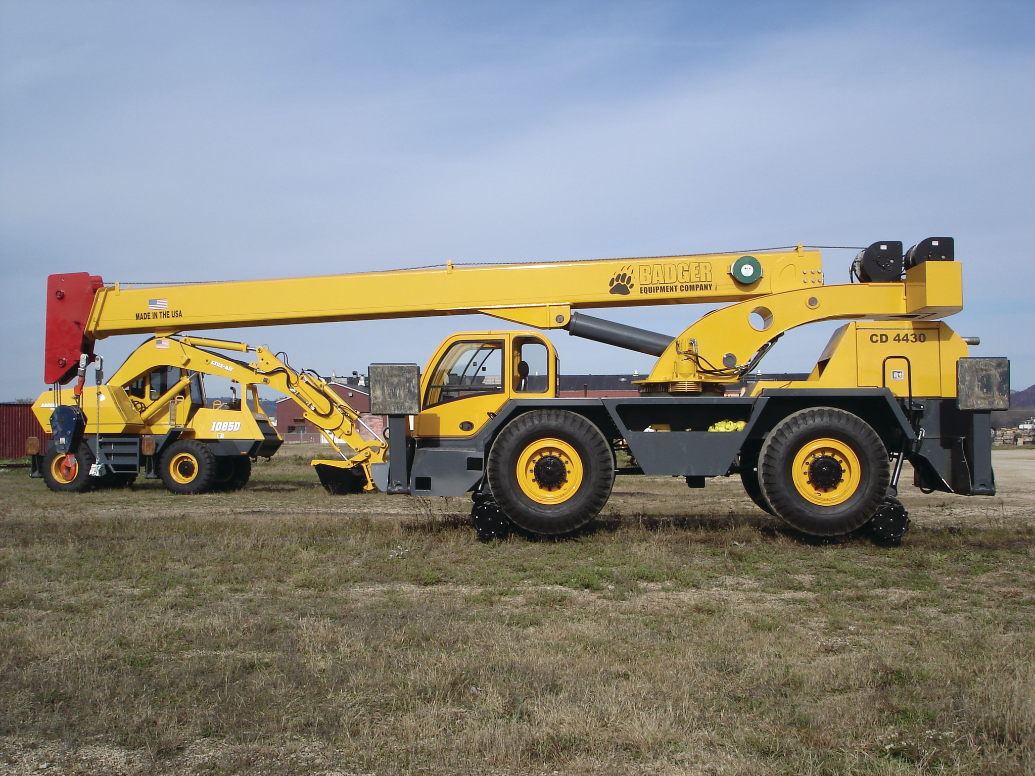 Badger CD4430 RT Crane From: Badger Equipment Co./Manitex