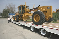 900seriestravelingtailtrailer 10079302