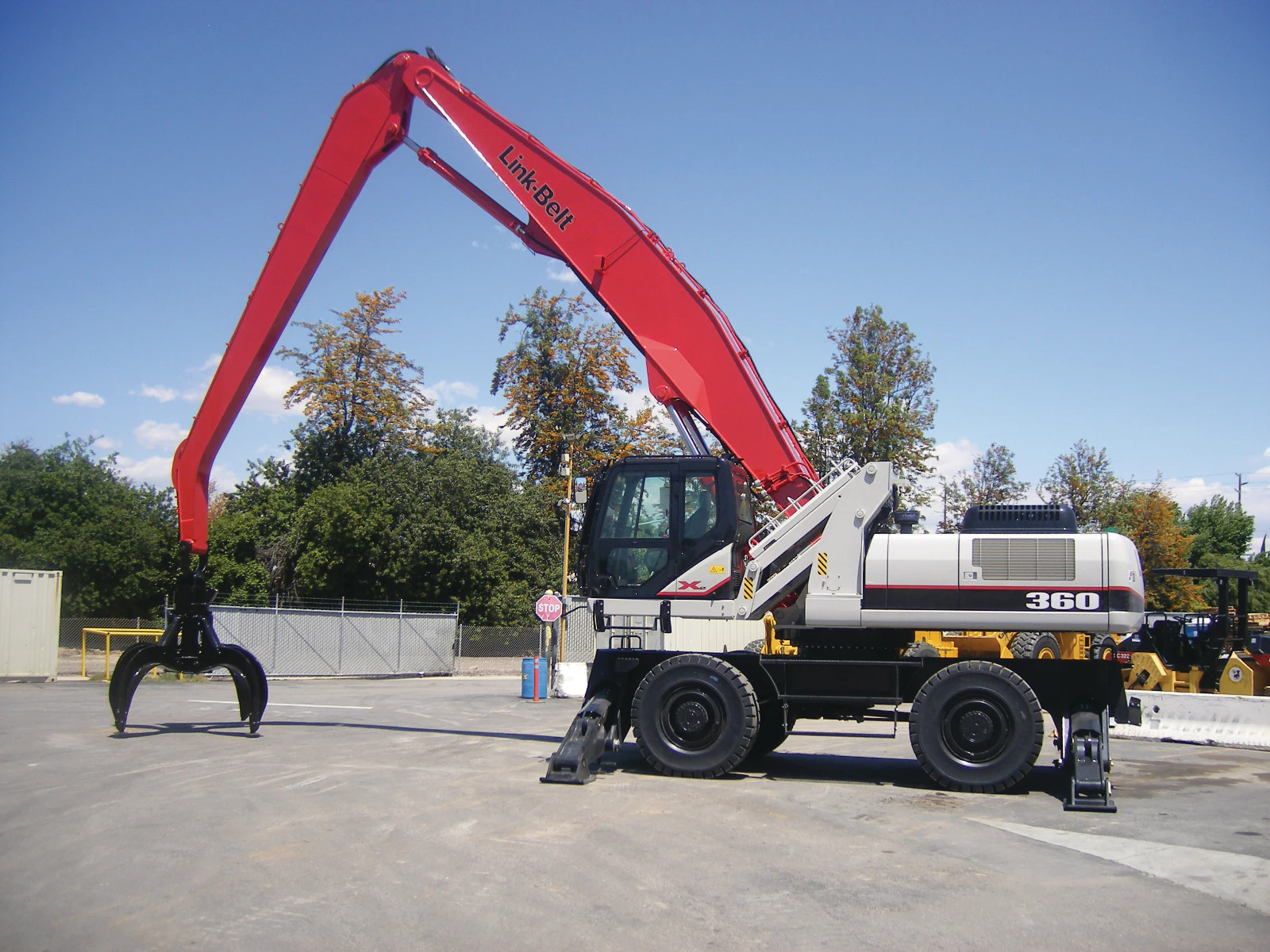 Link-Belt 360 X2 RT Material Handler From: Link-Belt Excavators