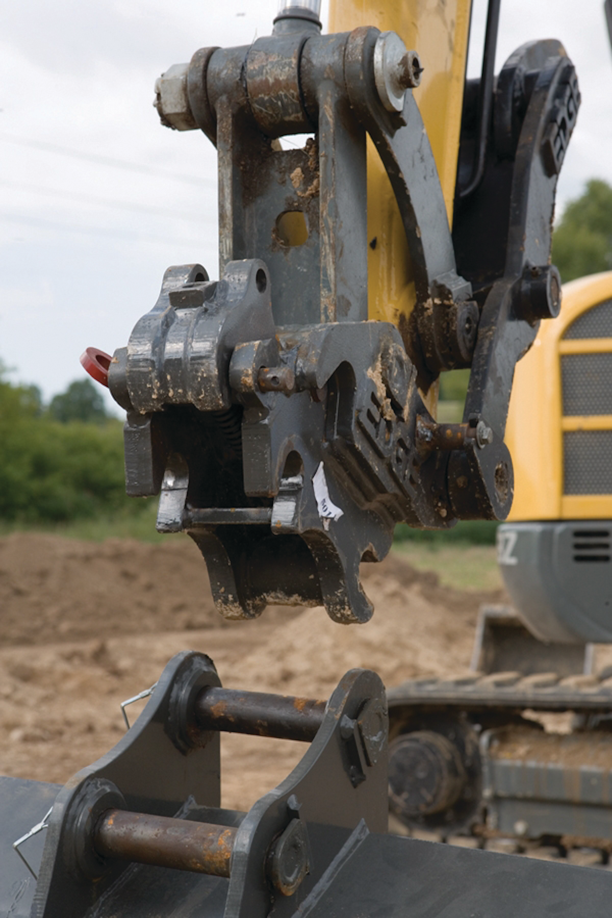 Spring Loaded Quick Attach Coupler From Manitou America, Inc. / EDGE