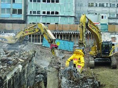 It's important to keep concrete crushing and cutting attachments in peak working condition in order to maximize your return on investment. This includes following recommendations for daily inspection and maintenance prior to use.