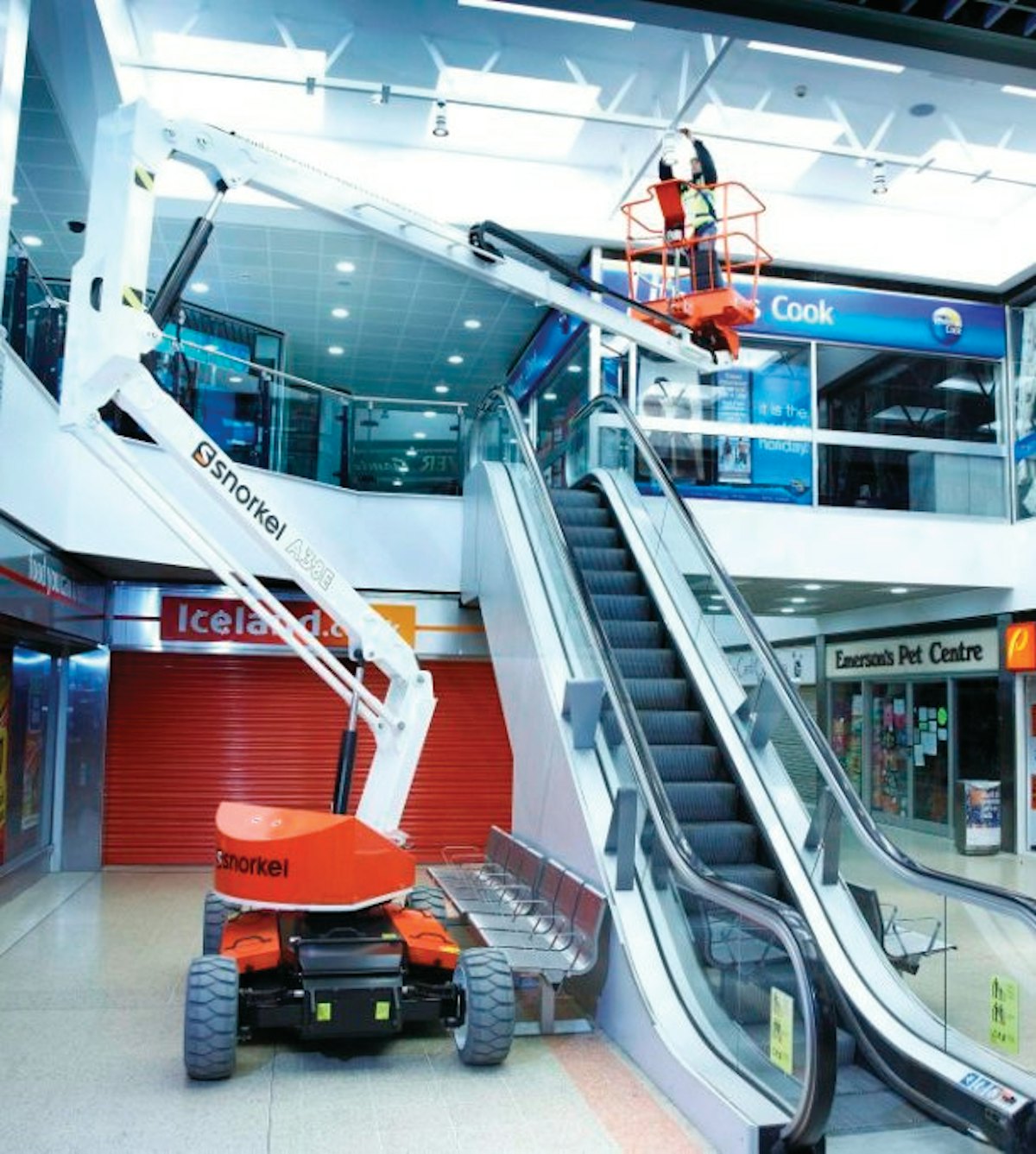 A38E Electric Articulated Boom Lift From Snorkel For Construction Pros