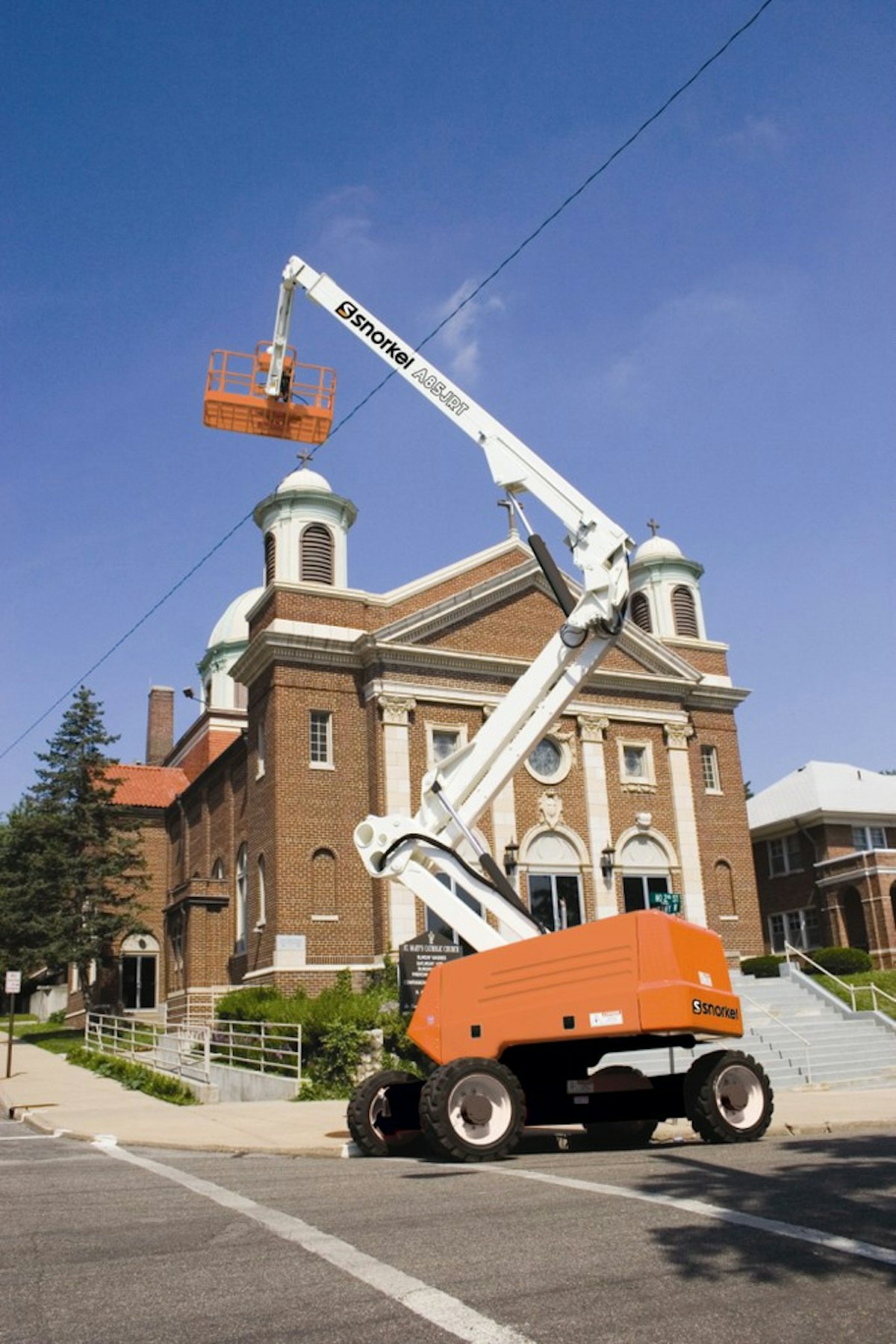 AB85JRT Rough Terrain Articulated Boom Lift with Rotating Jib From