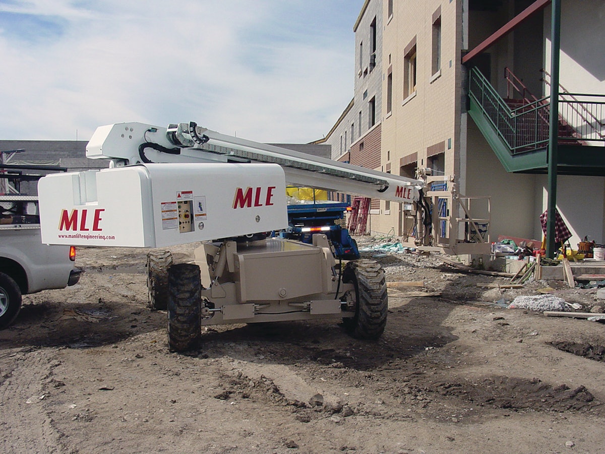 T100MH2000 Quad Lifter From Man Lift Mfg. Co. For Construction Pros