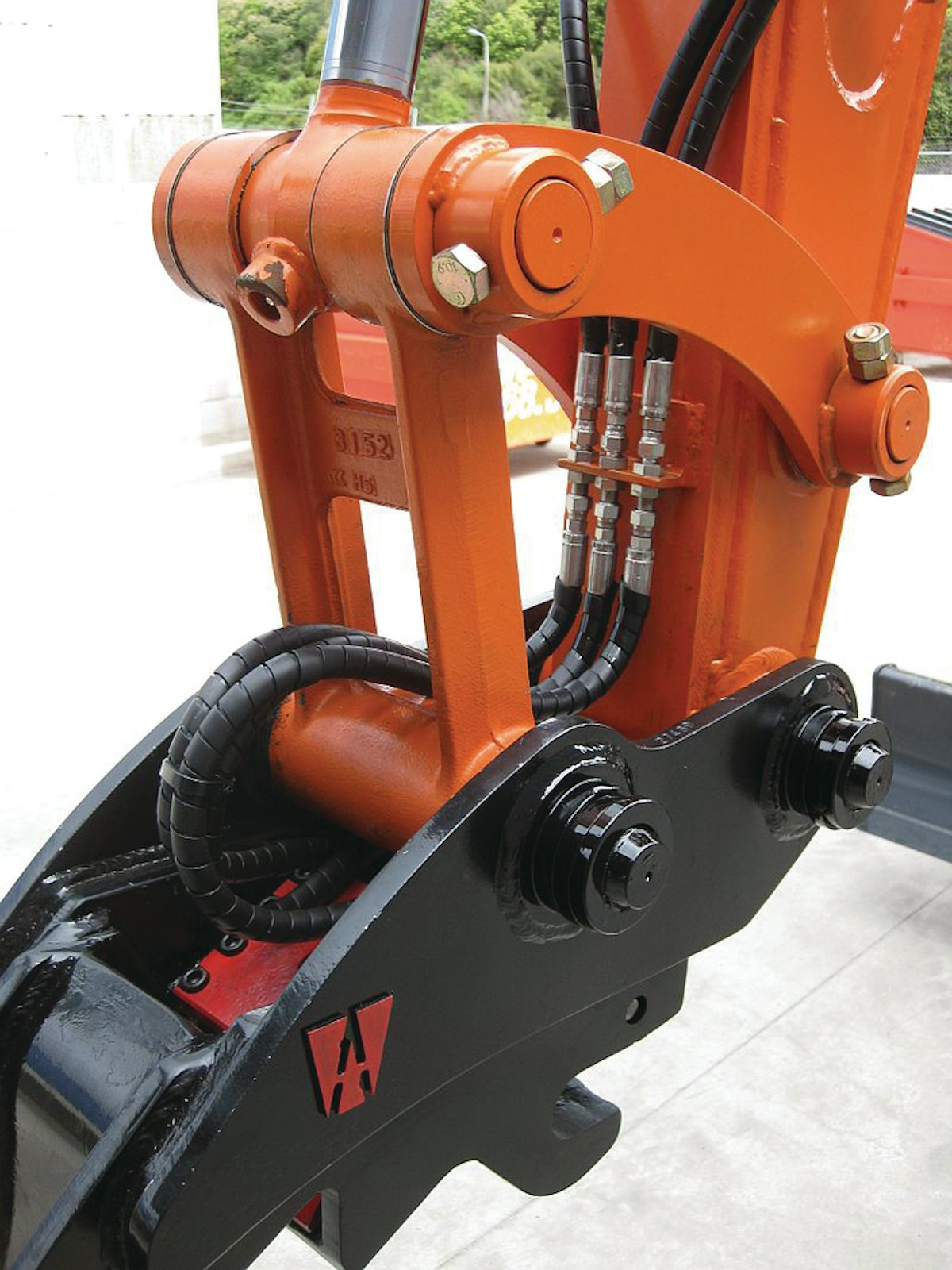 Wedgelock Coupler From Cascade Corp. For Construction Pros