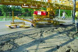 Manhattan Road & Bridge purchased a Terex Bid-Well 4800 paver specifically to address the challenging skew angles on the Edison Avenue Bridge.