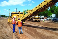 The Terex CMI TR-4503 trimmer-reclaimer is equipped with a Trimble GCS900 grade control system with two Smart GNSS antennas and a CB430 control box installed in the machine control station.