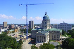 A Linden Comansa 21 LC 400 tower crane is being used on the $36 million Kansas Statehouse Exterior Masonry Restoration project.