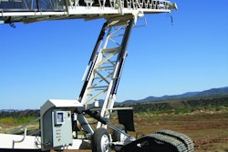 The TeleStacker Converyor features two-wheel mobile pivot base and radial travel tracks.