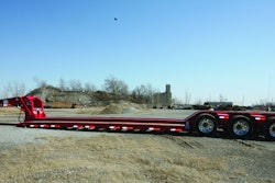 Raised 26-ft. center deck allows for 15.5-in. loaded deck side height