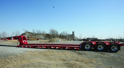 Raised 26-ft. center deck allows for 15.5-in. loaded deck side height