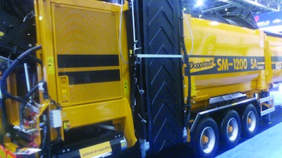 The SM 1200 Triflex is a two-deck star screen capable of creating three fractions from organic source material, even with very high moisture content.
