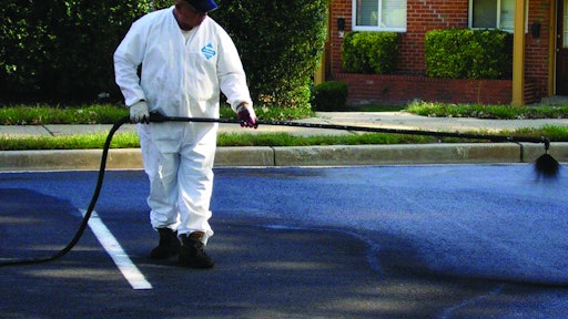 How To Use Aggregate In Asphalt Sealcoating For Construction Pros