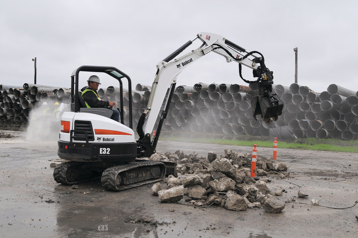 Rotating Grapple Attachment From Doosan Bobcat Co. For Construction Pros