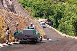 Praslin is a very hilly island. The Super 800 took on gradients of up to 20% with ease.