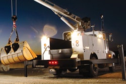 Hydraulic telescopic cranes are the most popular choice for service truck applications. They offer many capacity range choices and a 100% duty cycle.