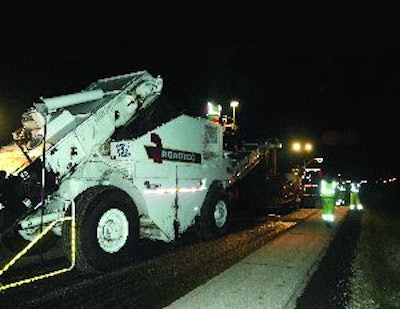 To accomplish the resurfacing work required for the Interstate 94 project, Payne & Dolan milled and paved at the same time during the night when one of the travel lanes could be closed.