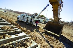 Make sure the wire rope is correctly wound on the spool, and inspect the crane on a weekly basis.