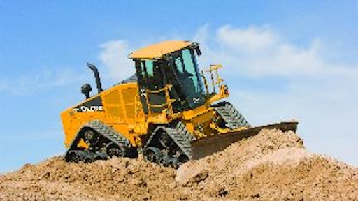 The John Deere 764 HSD defines a new machine form that fills a gap between finish dozers and motor graders.