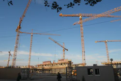 The new University of Economics and Business campus construction project in Vienna involves 17 tower cranes working on a 10-hectare site.