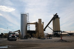 The plant chosen for the Grand River site was a dual-drum MileMaker 350 with three 200-ton silos, a pair of vertically mounted AC tanks and a 60,000-cfm baghouse.