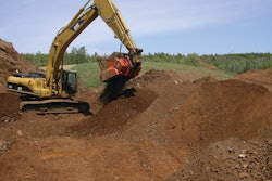 An ALLU D-Series model DH4-17/40X was used to separate stone from landfill liner material.