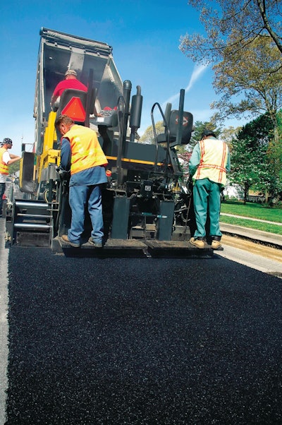 A high-deck configuration results in greater productivity because the operator can focus on keeping the paver moving while screed operators focus on the mat.