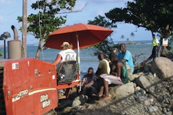 Most of FibraLink's directional drilling work has been completed with a Ditch Witch JT2720 All Terrain drilling system. It uses an inner rod to drive a rock bit and an outer pipe for steering the downhole tool during drilling.