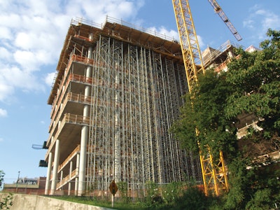 The extreme height of some of the towers was not really a problem, since the system is very easy to put together and also very safe. Doka’s drawings showed where and how often to brace the towers to the existing building and Schuster Concrete was very precise about following the plans.