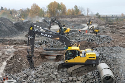 Volvoec220dexcavatorbreakingro 10711281