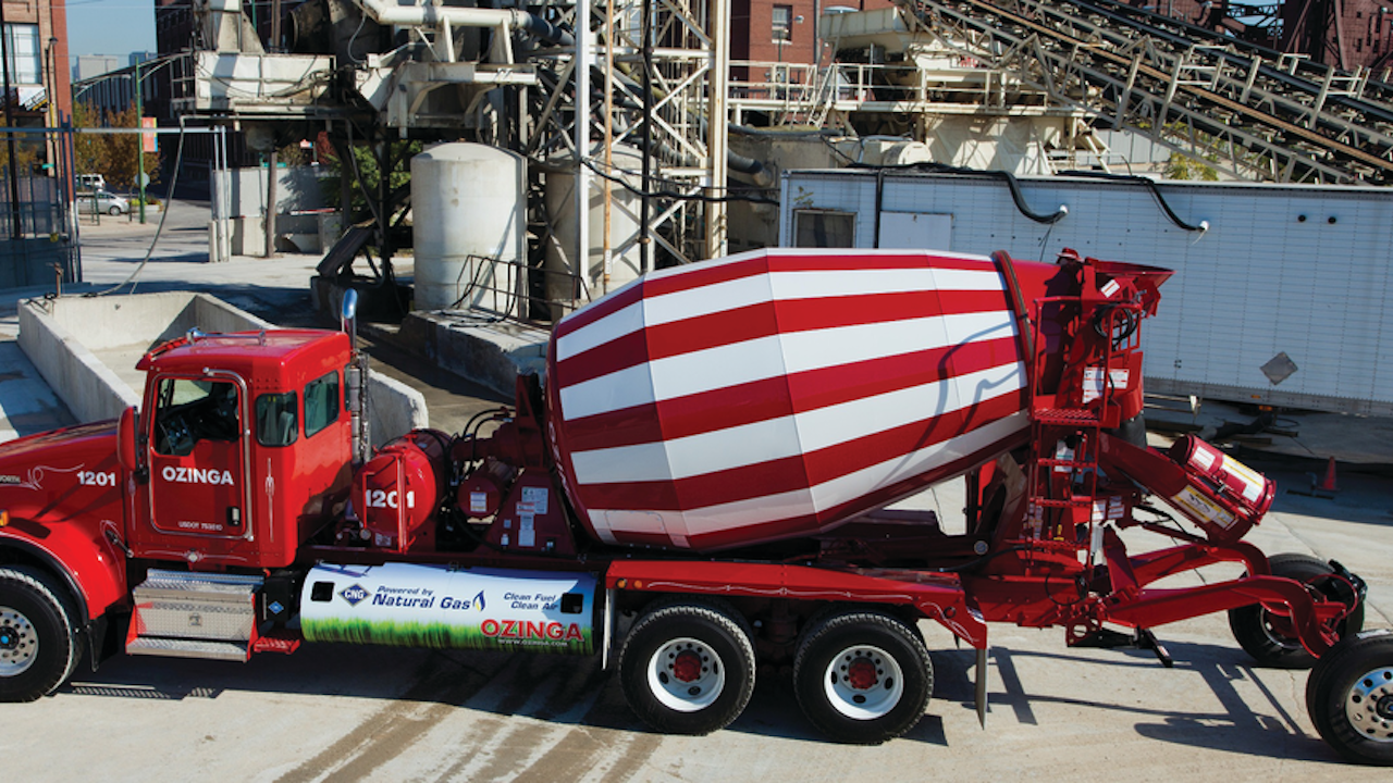 Natural Gas Mixer Trucks Help Chicago S Ozinga Bros Cut Fuel Costs Win Business For Construction Pros