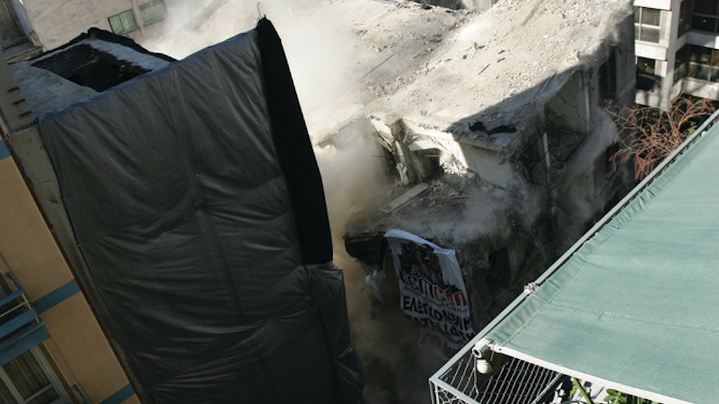 5-Stage Demolition Process Guides Implosion of 5-story Building | For ...