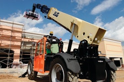 Park the telehandler on a level surface, or level out the machine using the frame level function and the level indicator. Use stabilizers if required.