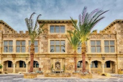 Realm of Design utilized over 500,000 recycled beer bottles from Las Vegas Strip hotels for the construction of its manufacturing facility.