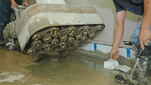 A quick-change system requires less time for changing abrasives, shortening the time machines stand idle on the job.