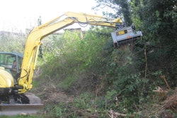Excavator attachments can reach higher to mulch more of the tree while it is still fixed firmly to the stump. FAE's DML/HY mulcher with fixed teeth is available for excavators weighing from 5 to 12 tons.