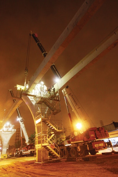The GMK5220 model offered a high lifting capacity and easy manueverability as the foundation of the tracks progressed.