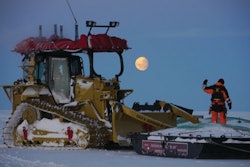 D6n At Night 10910927