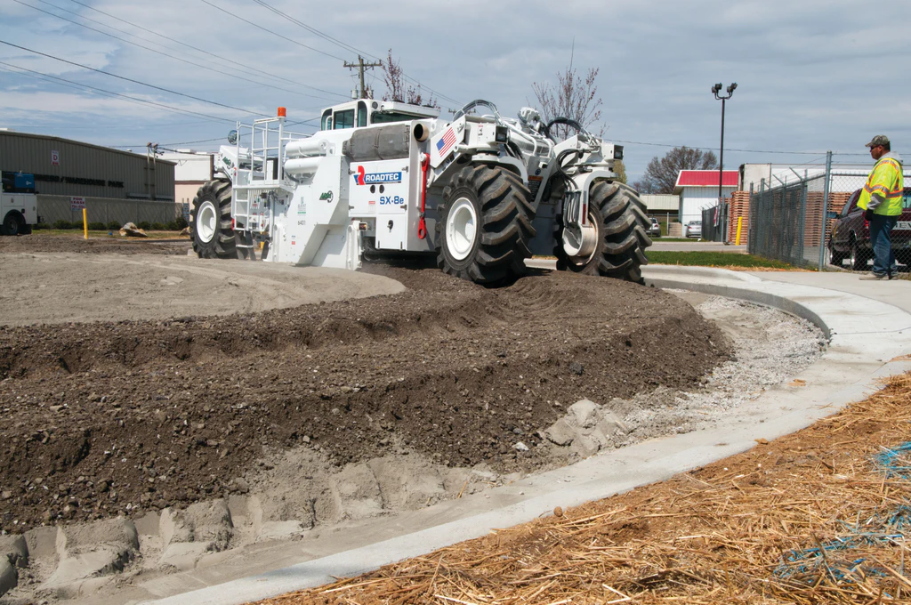 New Stabilizer Performs Full-Depth Reclamation Under Traffic | For