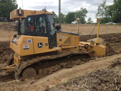 CE Contracting used a Trimble GCS900 grade control system with dual GNSS an-tennas on its John Deere 750K crawler dozer to grade the site.