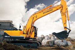 Hyundai R220 Lc 9 A Excavator Side View