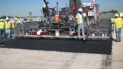Select Asphalt Paver Screeds For Optimal Smoothness For Construction Pros