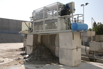 Concrete Press 1 11299293