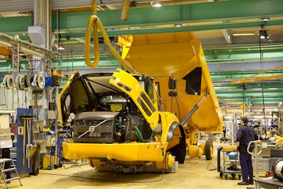 The Braas, Sweden articulated hauler production facility joined a Volvo Group initiative in 2007 that saw it switch to green electricity. It is now entirely powered by renewable energy.